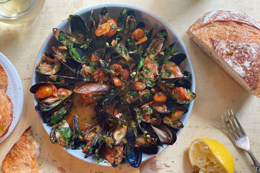 Portuguese Vinho Verde Mussels